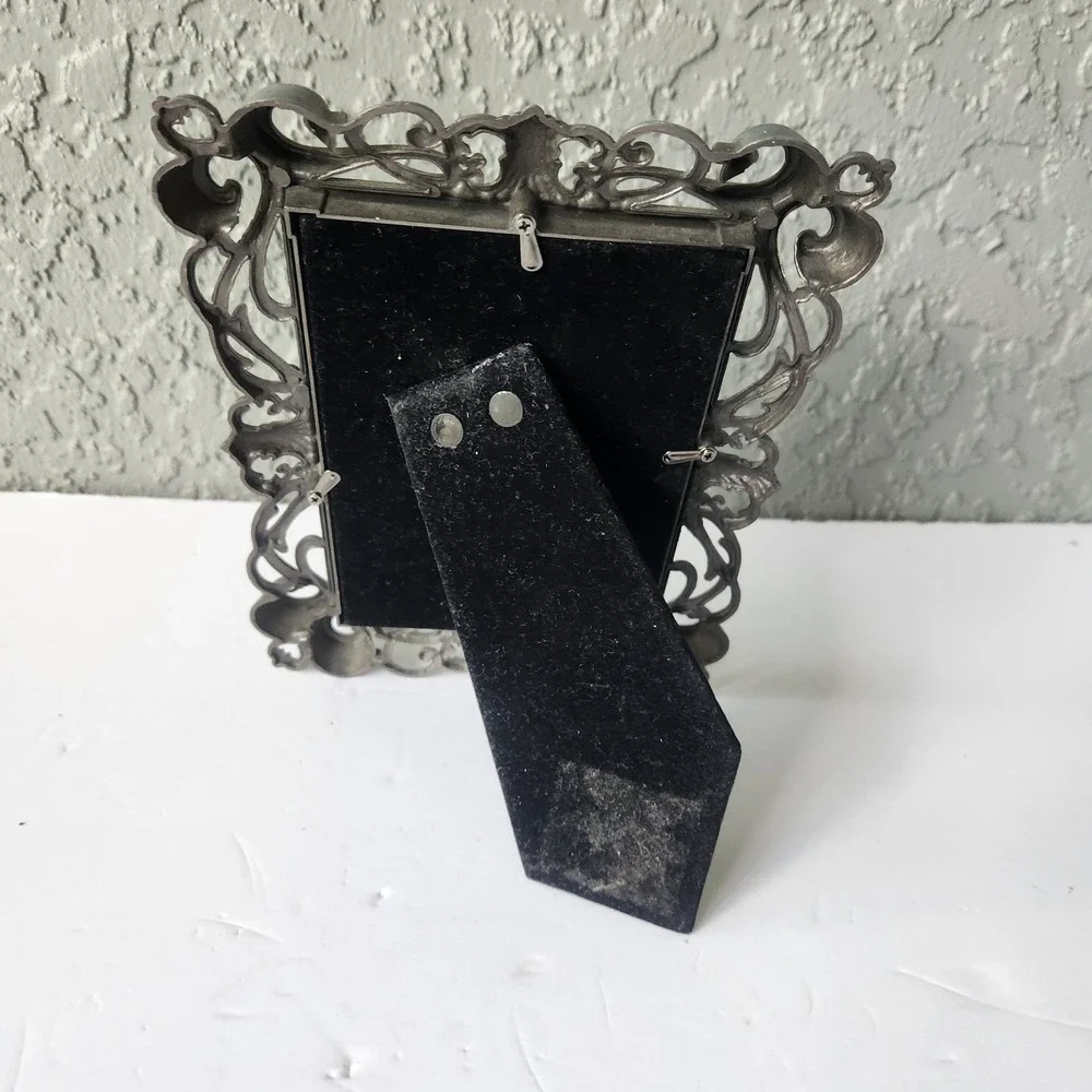 Vintage Silver Plated Ornate Scroll 4x6 Photo Frame Victorian Style Tabletop